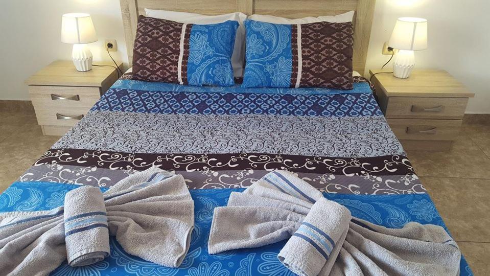 Santorini Pleasure Studios Фіра Екстер'єр фото